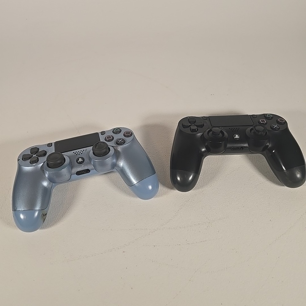 2 Sony PlayStation 4 DualShock Wireless Controllers Untested And Some‎ Damage